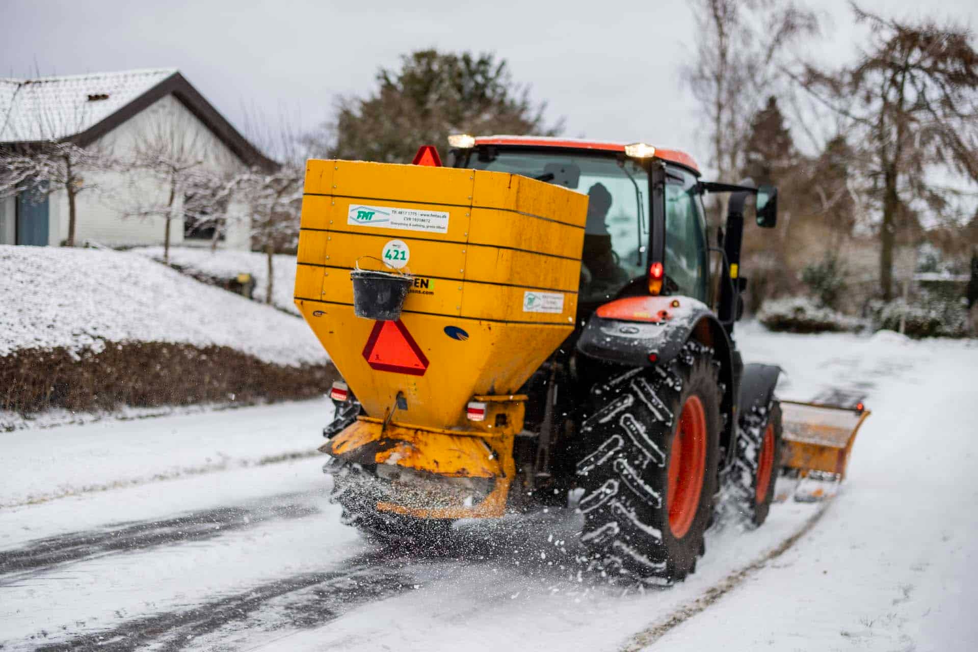 Fra frost til farbar vej: Den komplette guide til saltning i vintermånederne